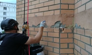 Обследование фасада здания в Гусе-Хрустальном в октябре